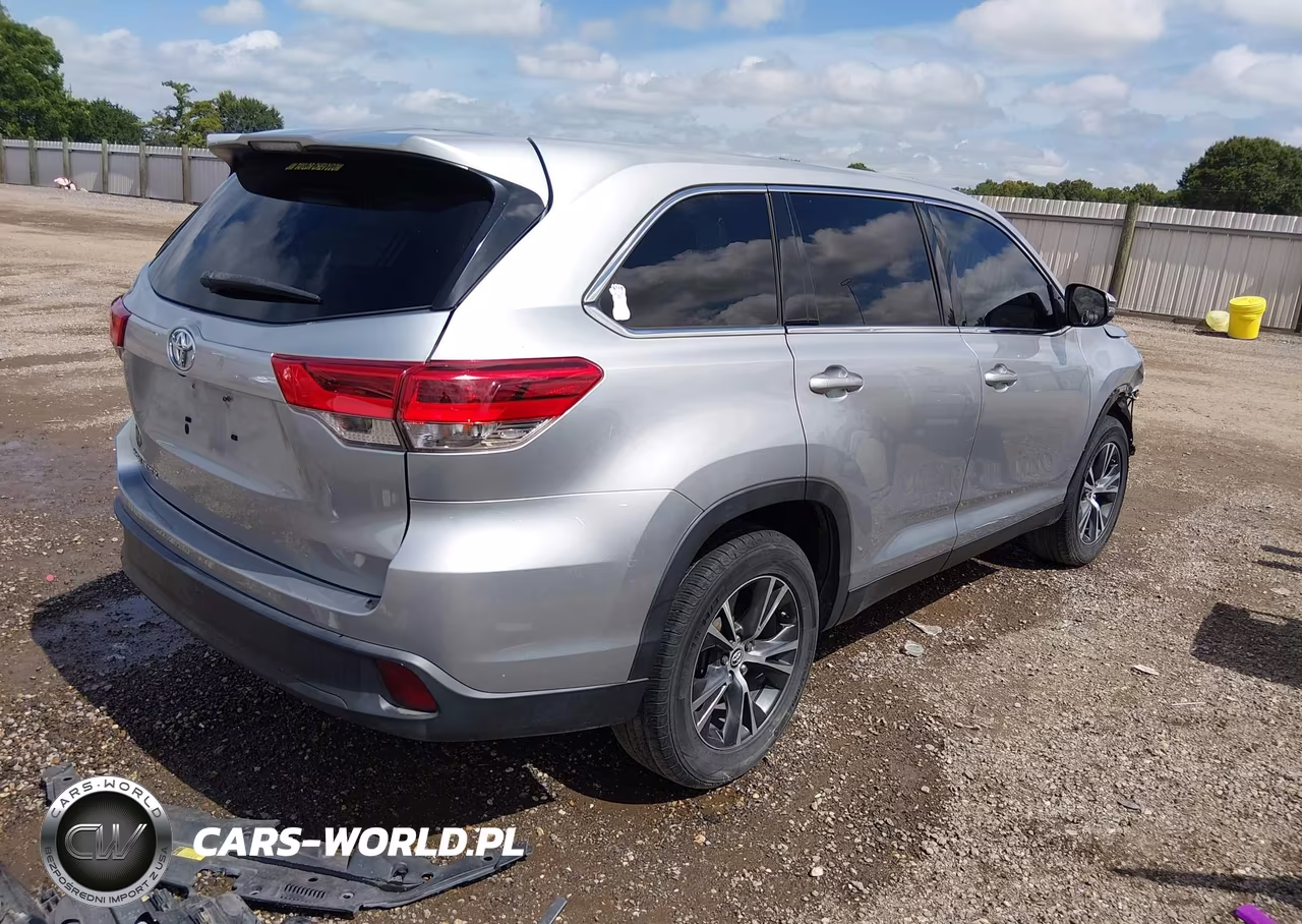 2019 Toyota Highlander Le VIN:5TDZZRFH2KS298808 - 4
