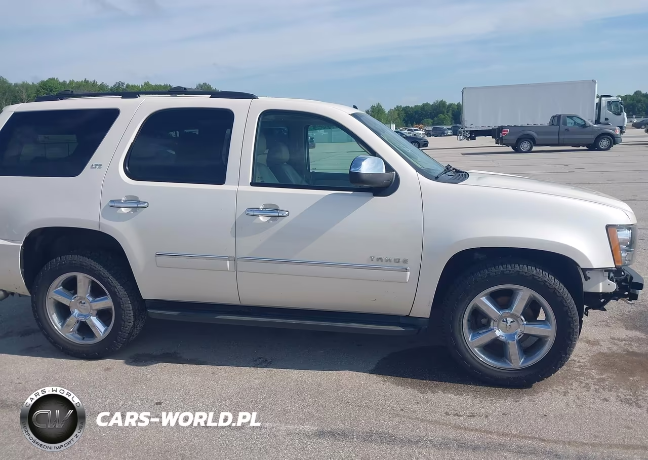2011 Chevrolet Tahoe Ltz VIN:1GNSKCE03BR256071 - 14