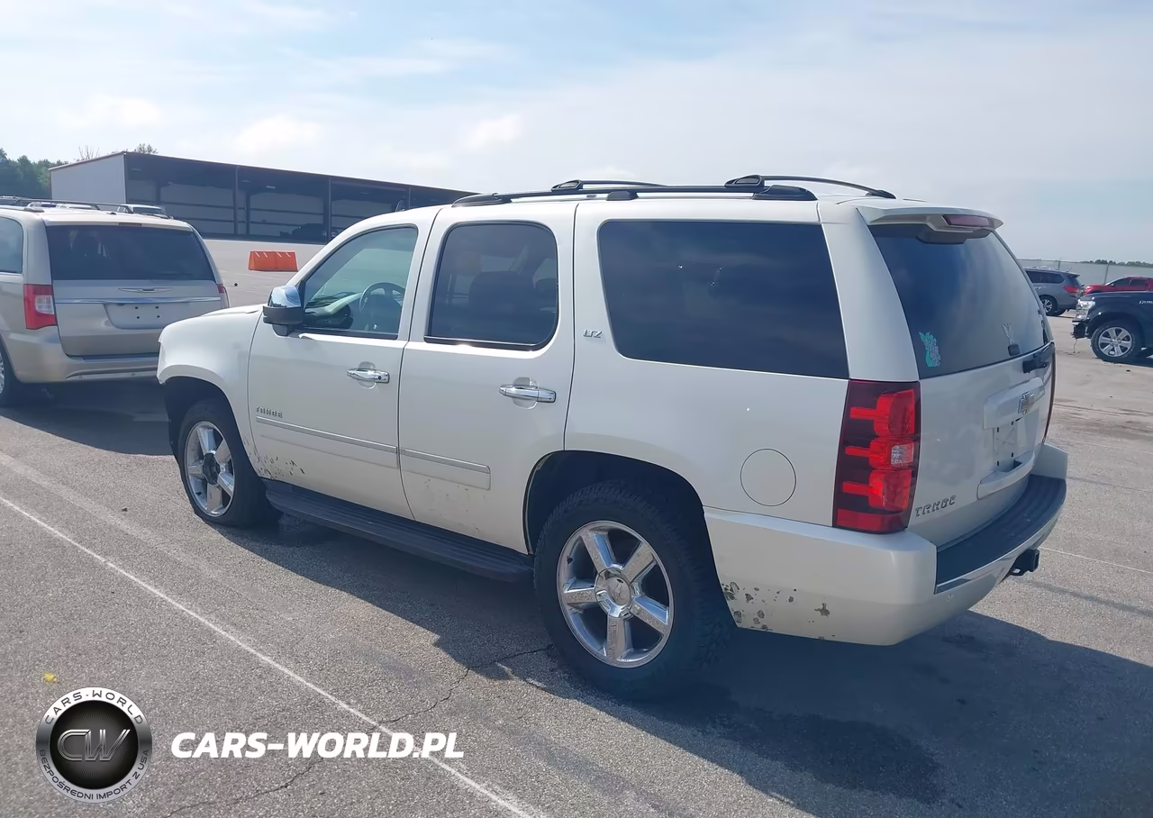2011 Chevrolet Tahoe Ltz VIN:1GNSKCE03BR256071 - 3
