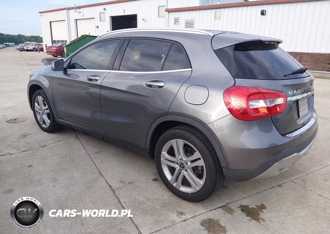 2018 Mercedes-Benz Gla 250 4Matic VIN:WDCTG4GB0JJ437493 - 3
