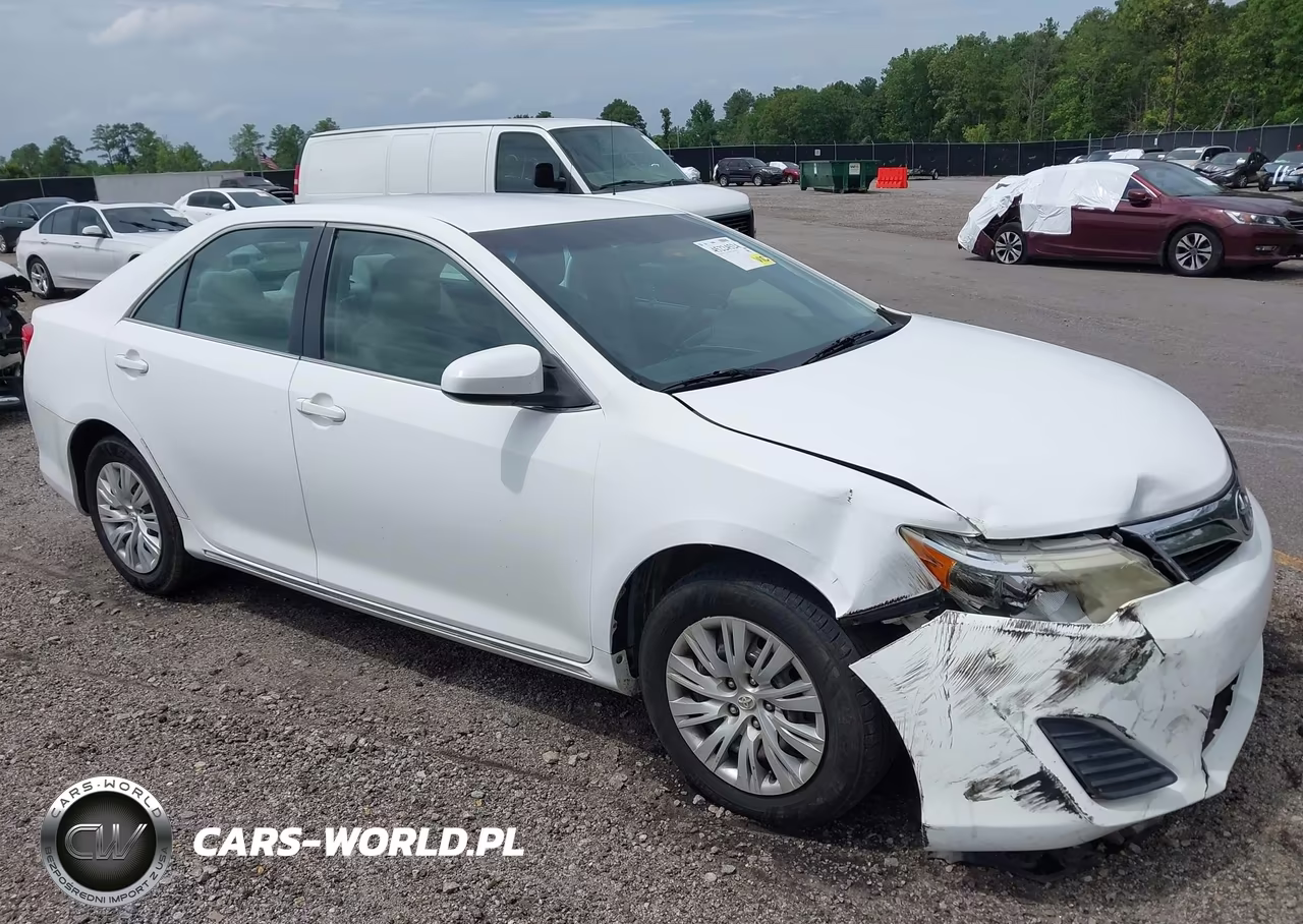 2012 Toyota Camry Le – zdjęcie 1 z 17