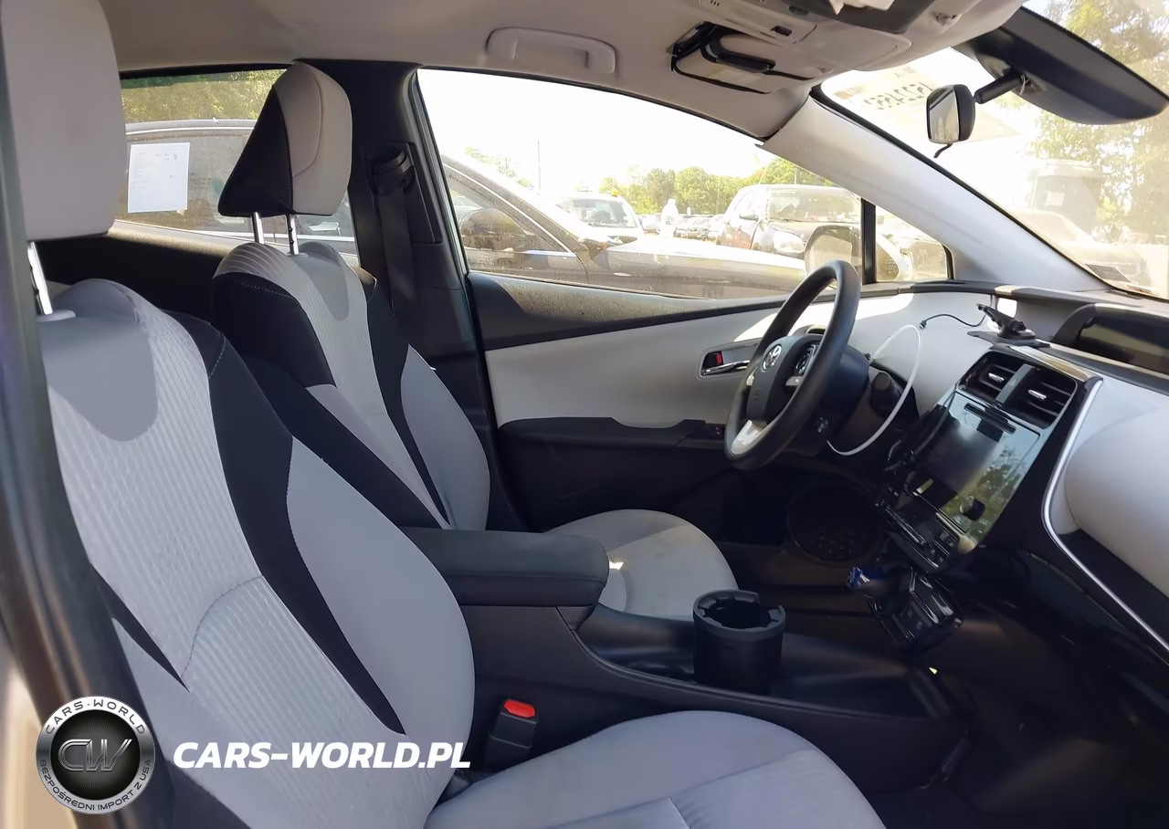 2018 Toyota Prius Two VIN:JTDKBRFU7J3597939 - 5