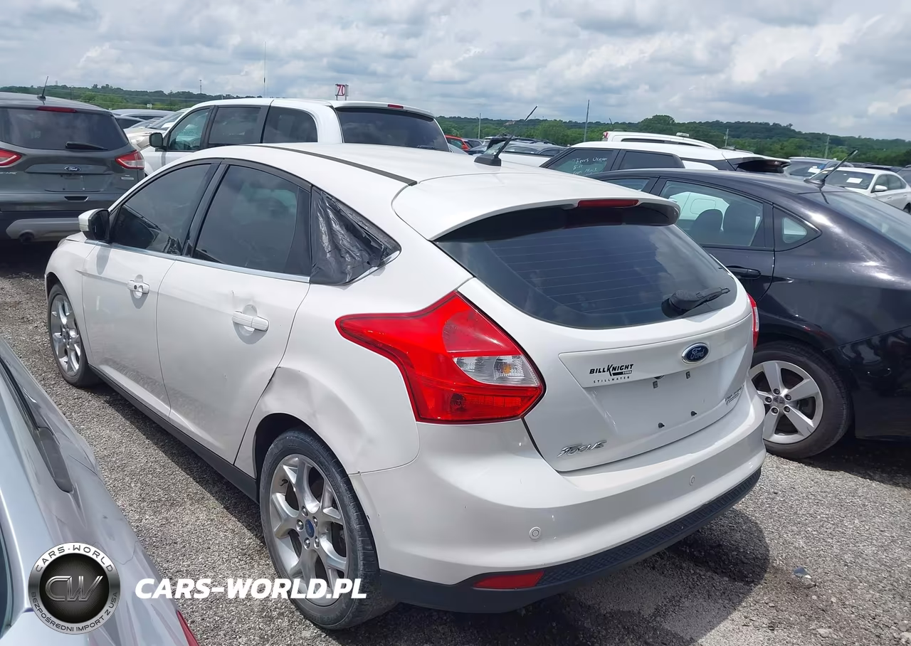 2013 Ford Focus Titanium VIN:1FADP3N22DL144572 - 3