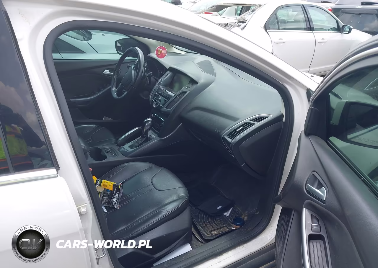 2013 Ford Focus Titanium VIN:1FADP3N22DL144572 - 5