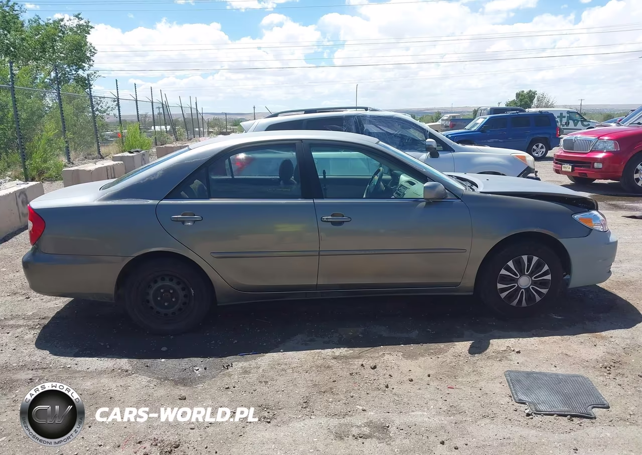2002 Toyota Camry Le VIN:JTDBE32K620076500 - 13