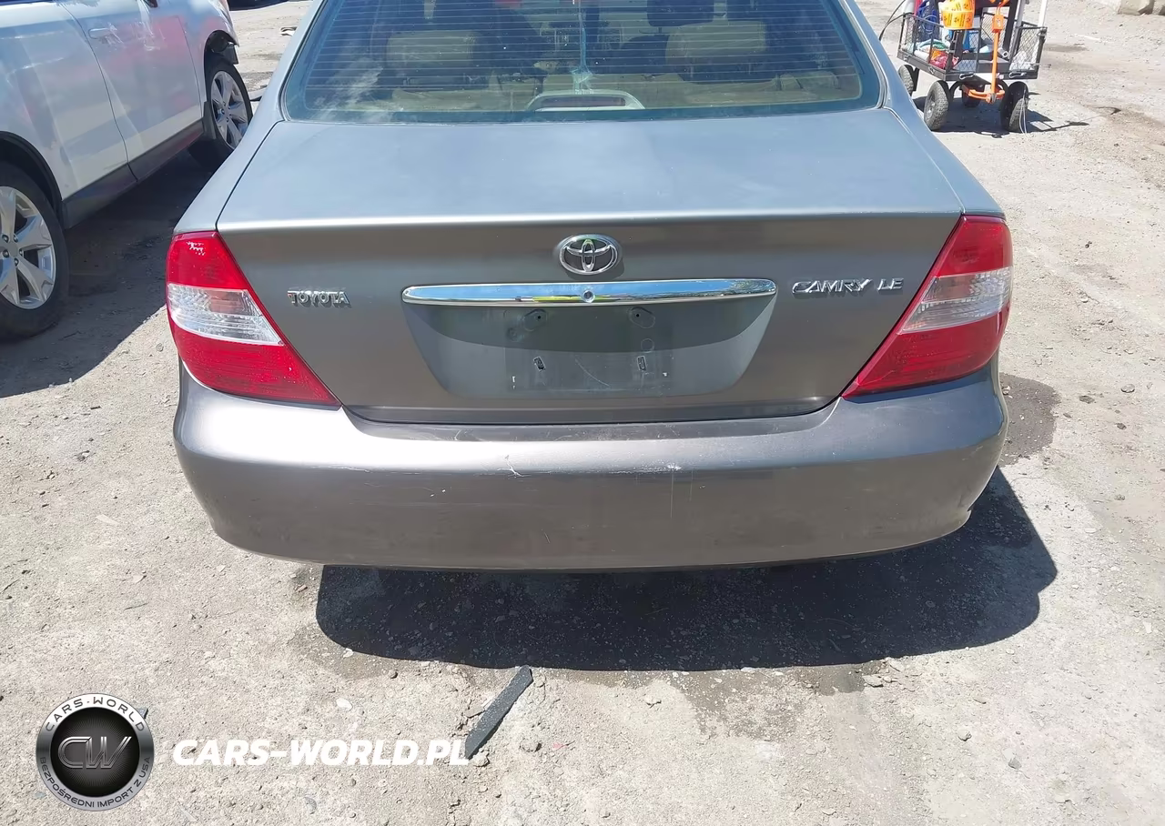 2002 Toyota Camry Le VIN:JTDBE32K620076500 - 16