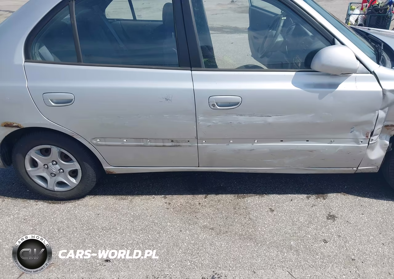 2005 Hyundai Accent Gls VIN:KMHCG45C15U636859 - 18