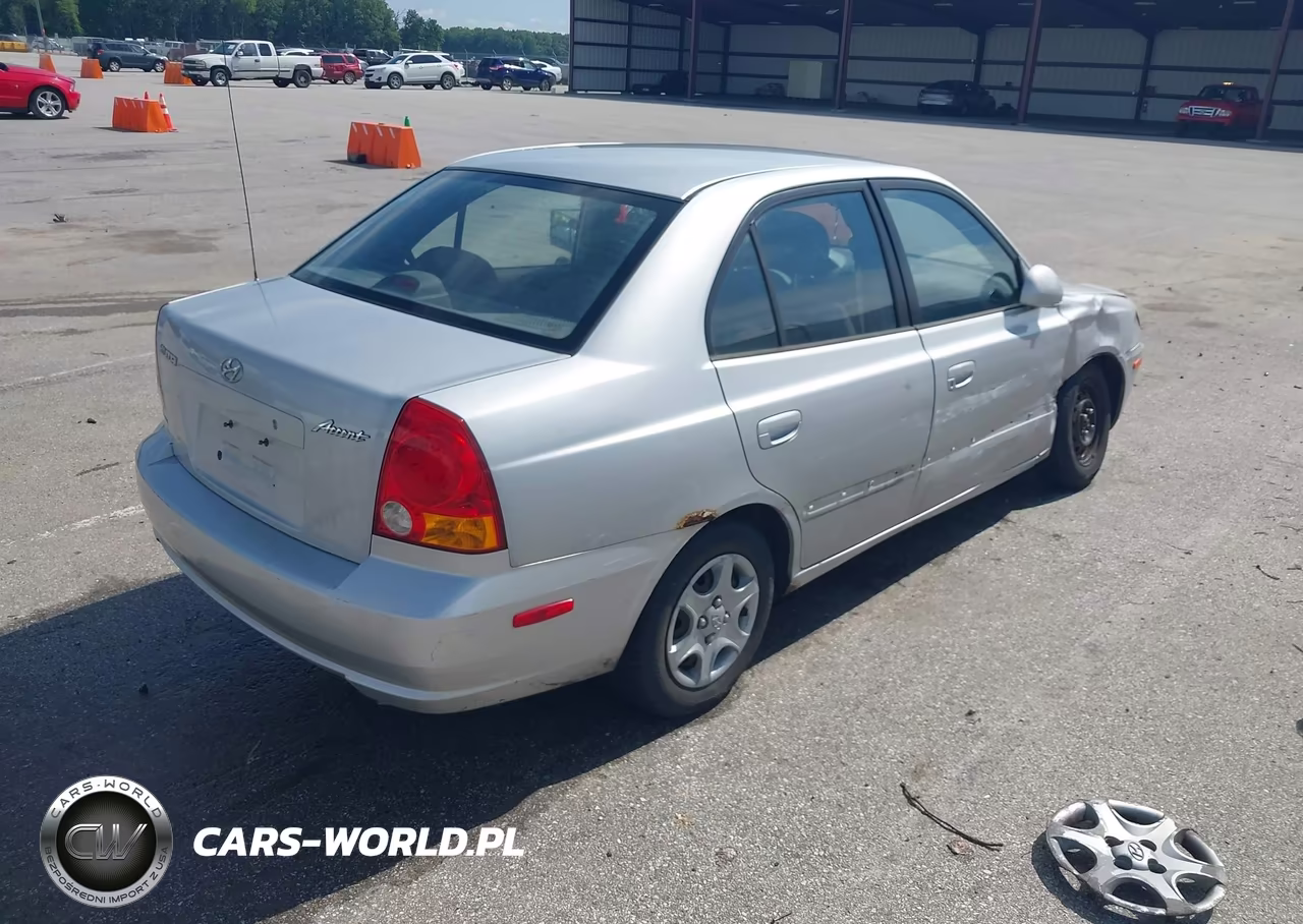 2005 Hyundai Accent Gls VIN:KMHCG45C15U636859 - 4