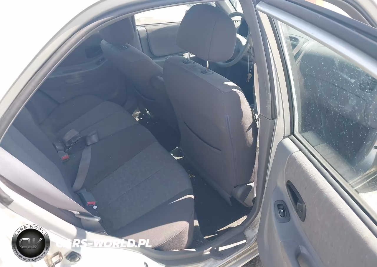 2005 Hyundai Accent Gls VIN:KMHCG45C15U636859 - 8