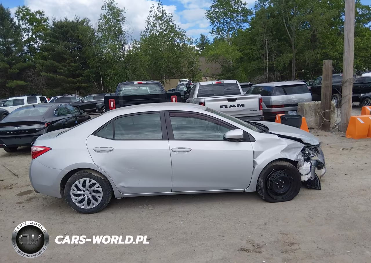 2018 Toyota Corolla Le VIN:2T1BURHE4JC991129 - 14