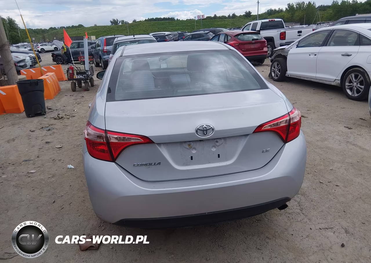 2018 Toyota Corolla Le VIN:2T1BURHE4JC991129 - 17
