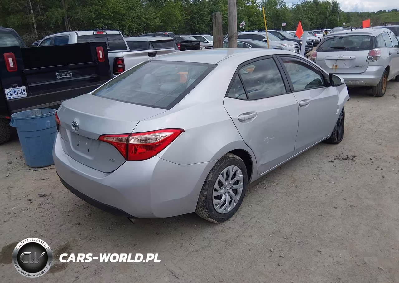 2018 Toyota Corolla Le VIN:2T1BURHE4JC991129 - 4