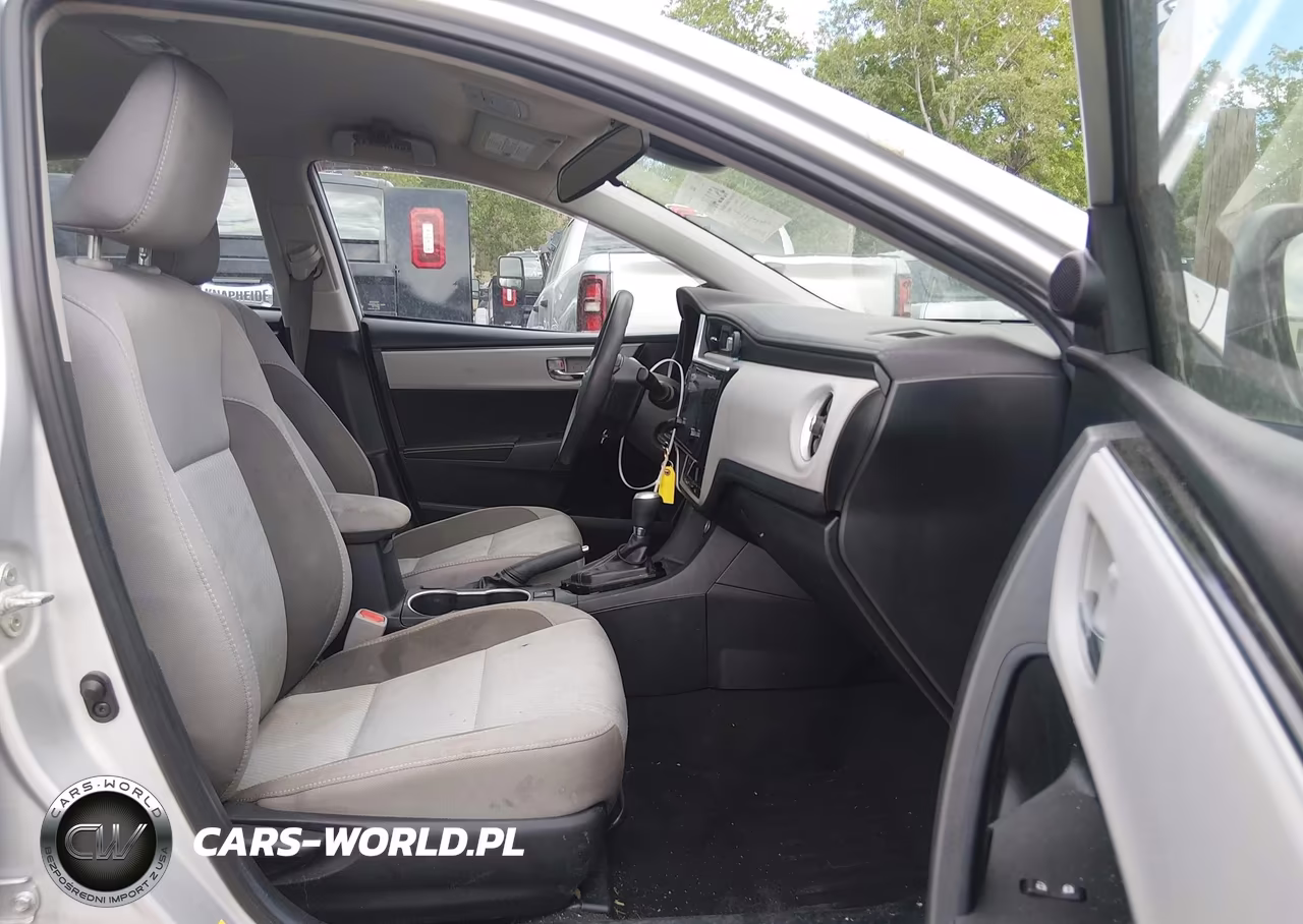 2018 Toyota Corolla Le VIN:2T1BURHE4JC991129 - 5
