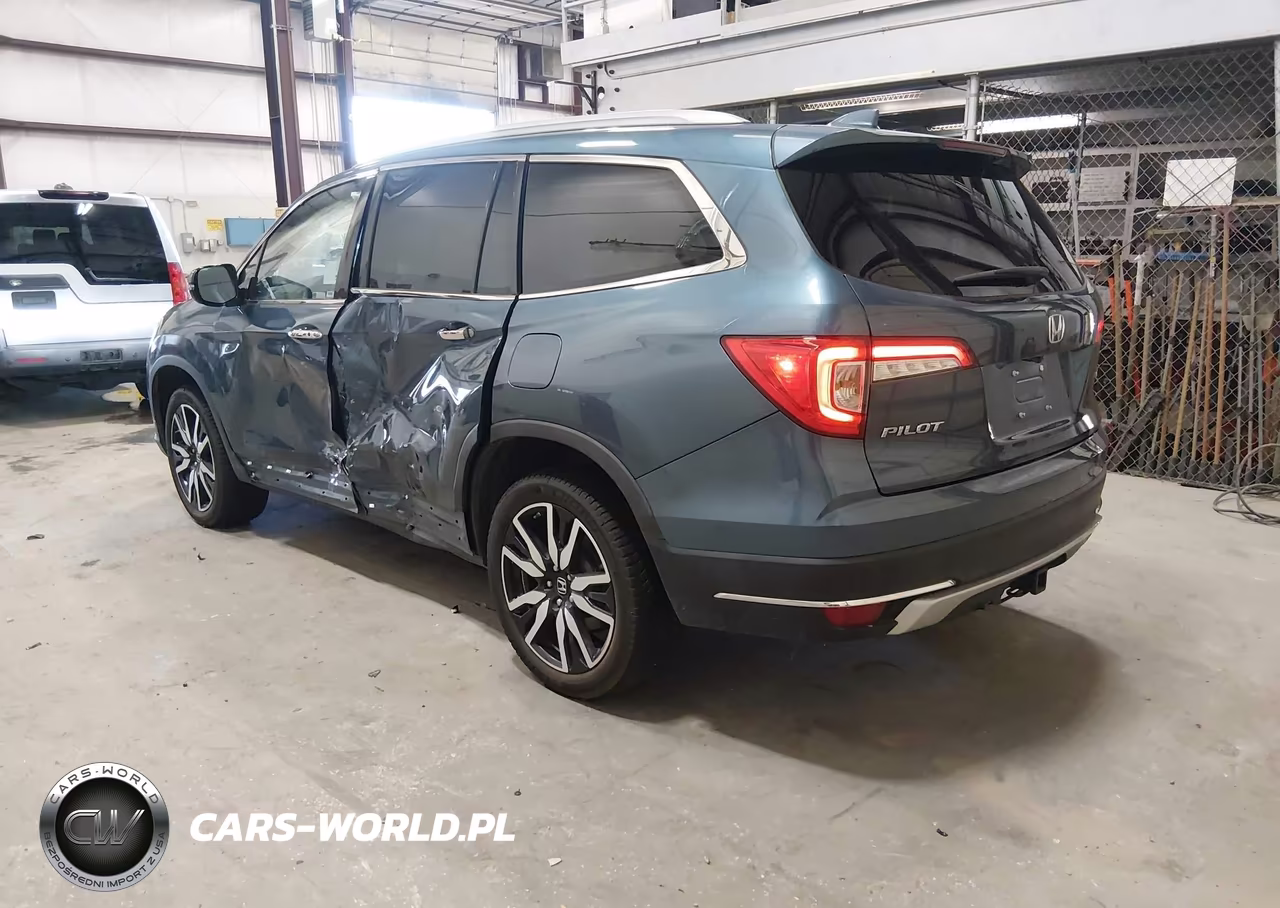 2019 Honda Pilot Touring VIN:5FNYF5H69KB041965 - 3
