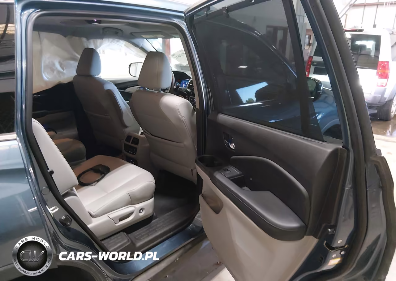 2019 Honda Pilot Touring VIN:5FNYF5H69KB041965 - 8