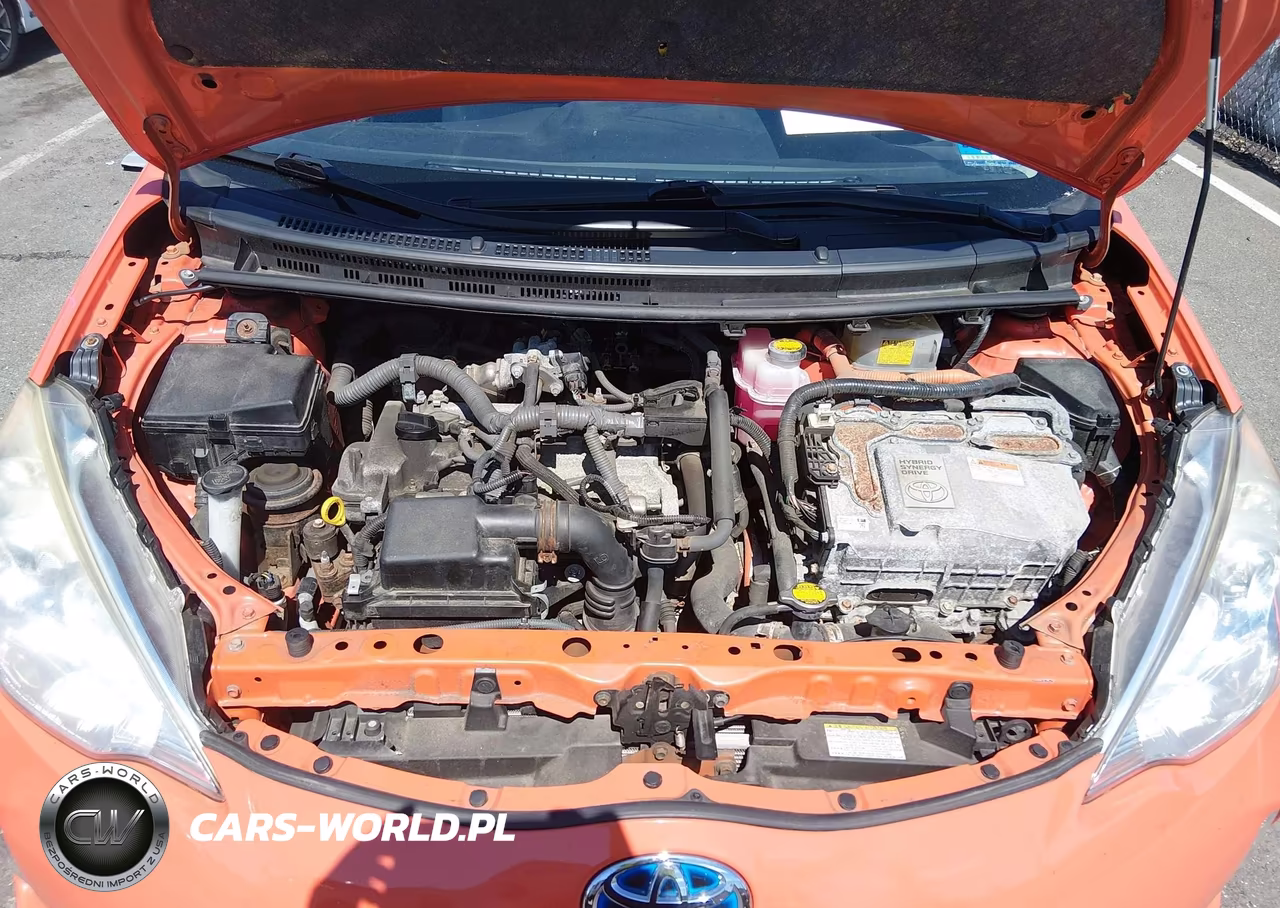 2014 Toyota Prius C Two VIN:JTDKDTB37E1059909 - 10