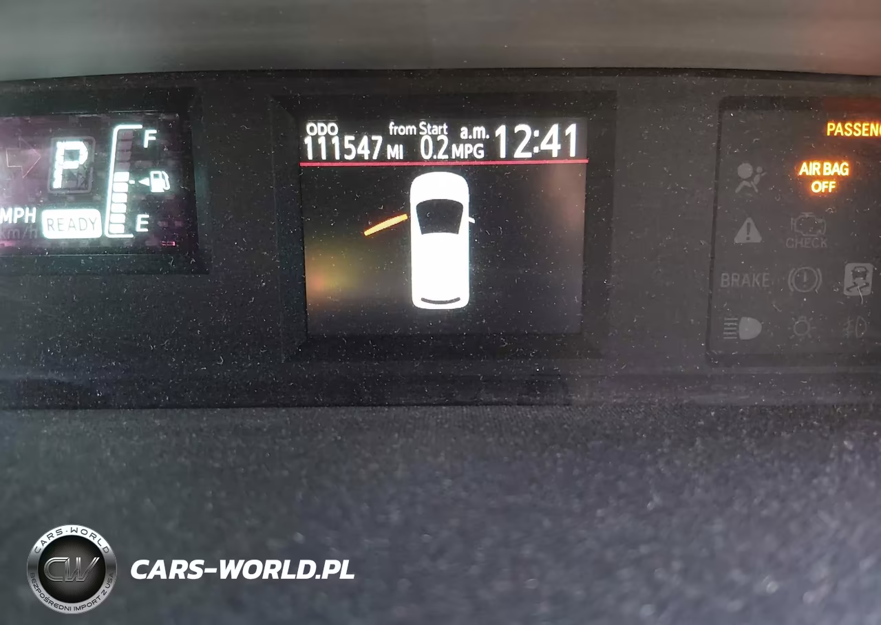 2014 Toyota Prius C Two VIN:JTDKDTB37E1059909 - 16