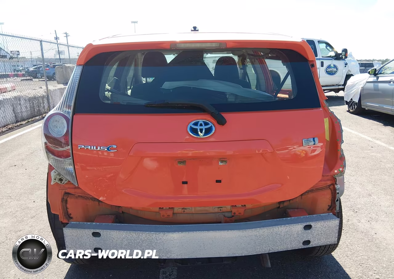 2014 Toyota Prius C Two VIN:JTDKDTB37E1059909 - 17