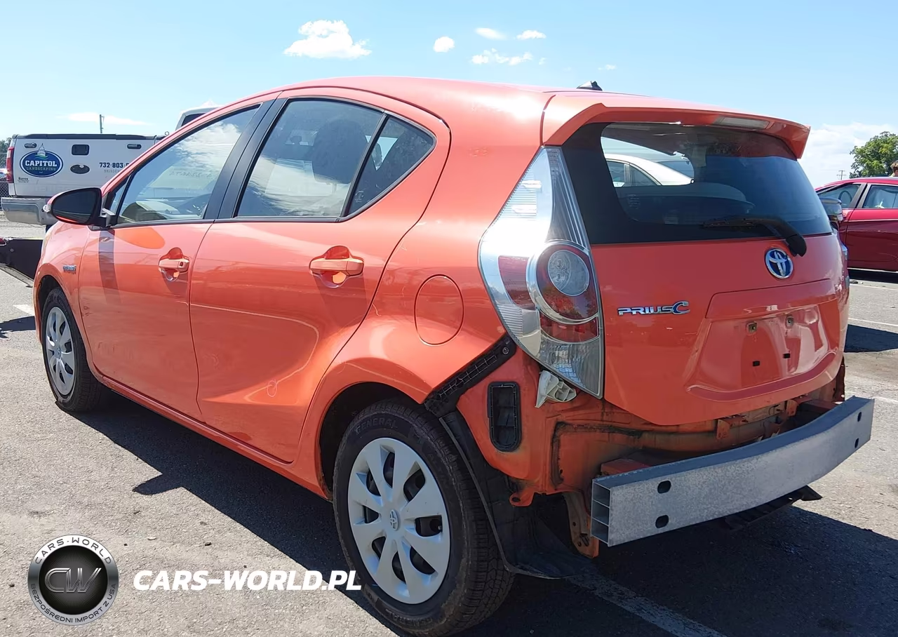 2014 Toyota Prius C Two VIN:JTDKDTB37E1059909 - 3