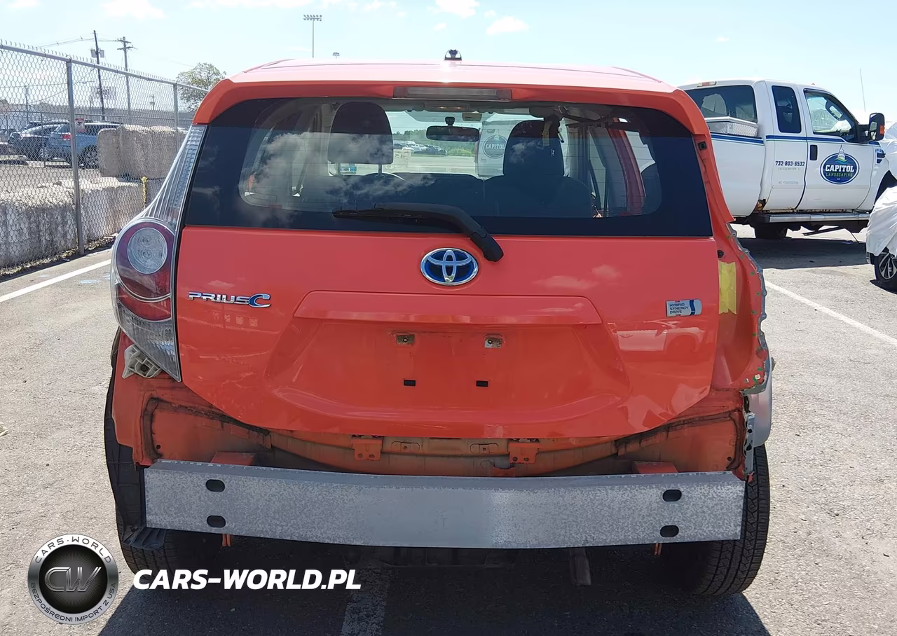 2014 Toyota Prius C Two VIN:JTDKDTB37E1059909 - 6