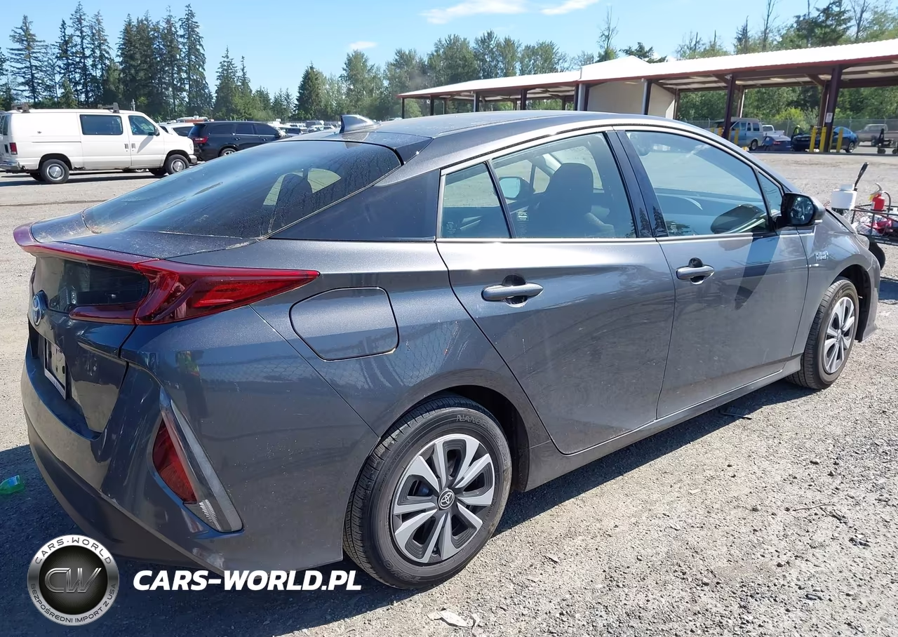 2019 Toyota Prius Prime Plus VIN:JTDKARFP8K3108849 - 4