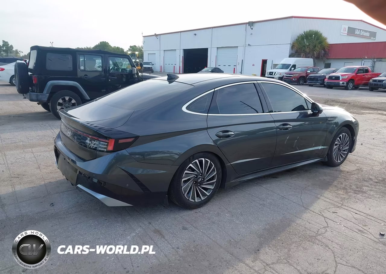 2025 Hyundai Sonata Hybrid Limited VIN:KMHL54JJ5SA110838 - 4