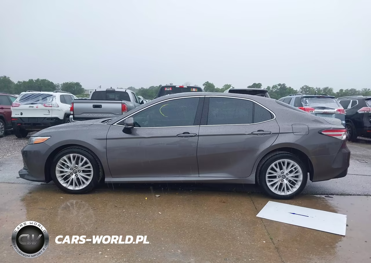 2018 Toyota Camry Xle VIN:4T1B11HK8JU147075 - 14