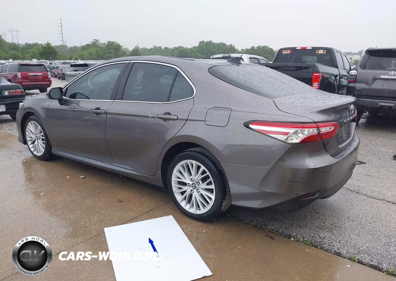 2018 Toyota Camry Xle VIN:4T1B11HK8JU147075 - 3