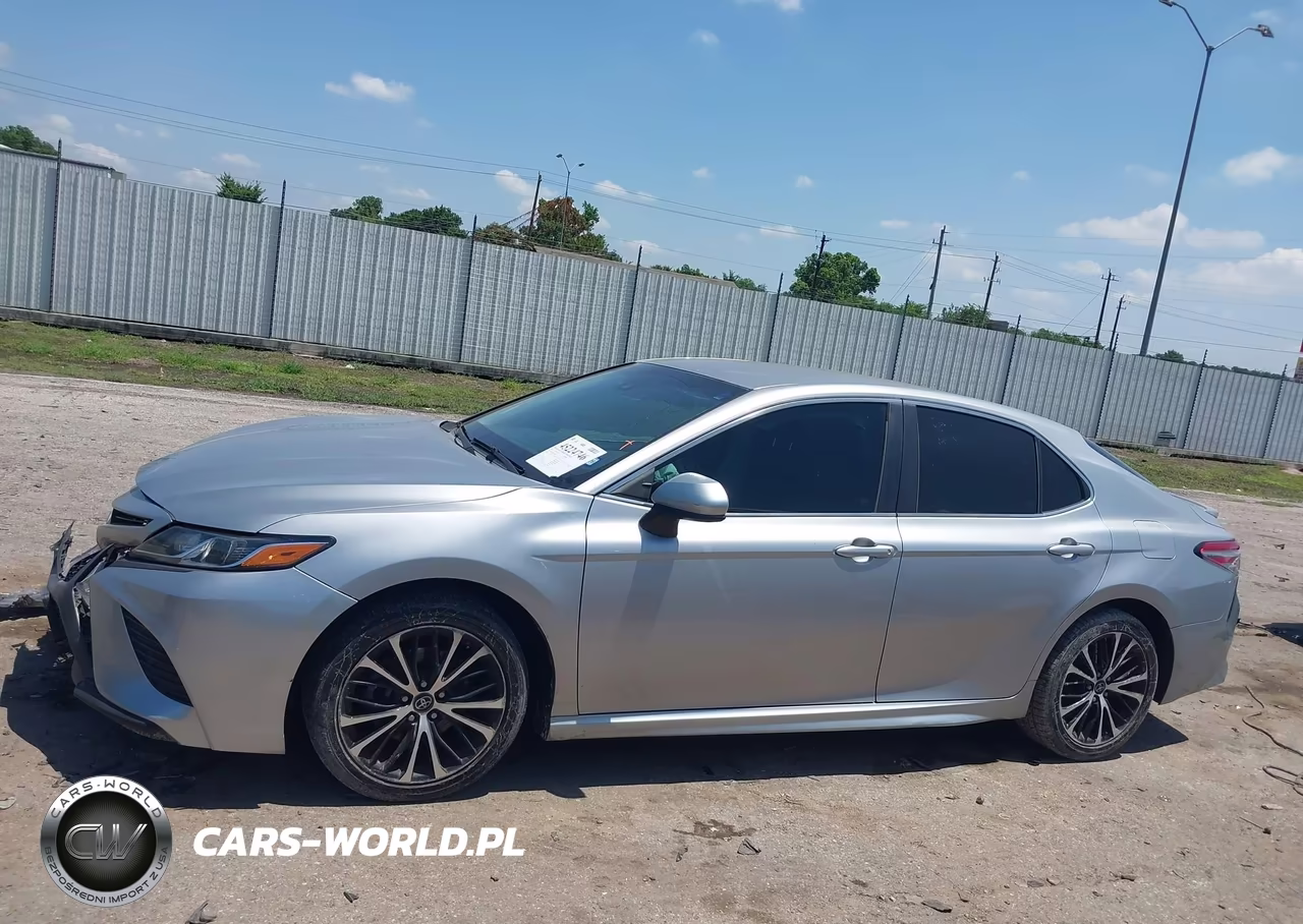 2018 Toyota Camry Se VIN:4T1B11HKXJU568926 - 14