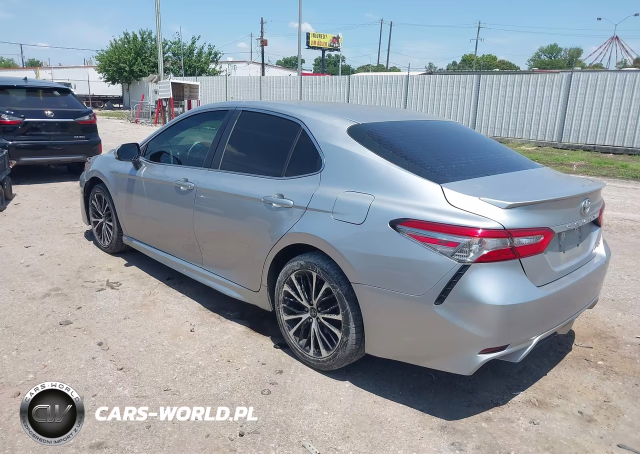2018 Toyota Camry Se VIN:4T1B11HKXJU568926 - 3