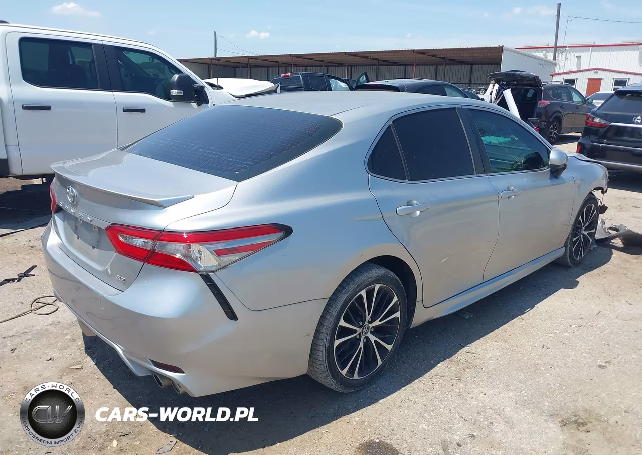 2018 Toyota Camry Se VIN:4T1B11HKXJU568926 - 4
