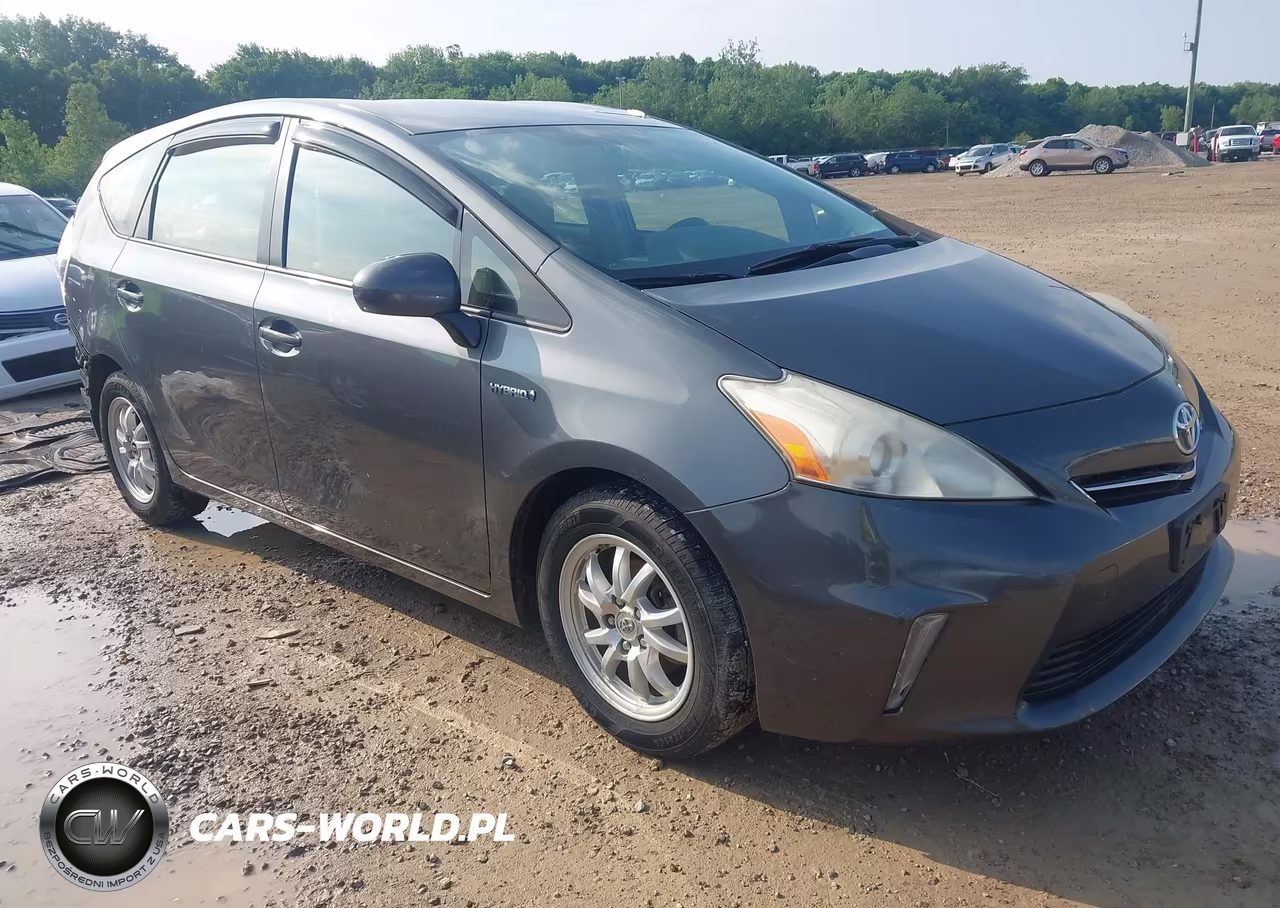 2013 Toyota Prius V Three – zdjęcie 1 z 16