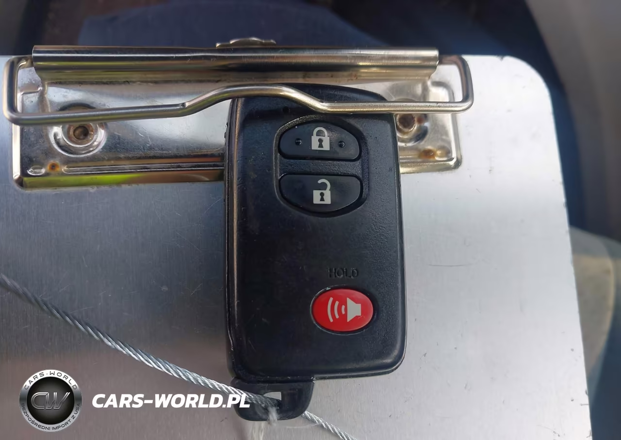 2013 Toyota Prius V Three VIN:JTDZN3EU0D3225688 - 11