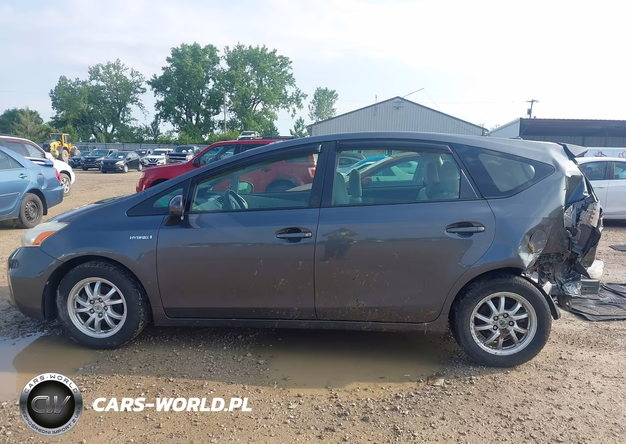 2013 Toyota Prius V Three VIN:JTDZN3EU0D3225688 - 14