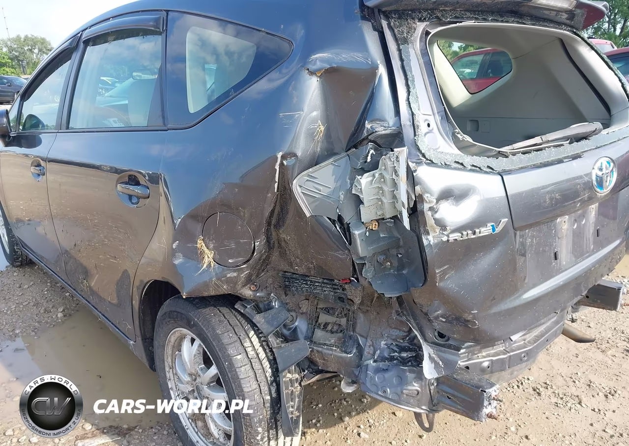 2013 Toyota Prius V Three VIN:JTDZN3EU0D3225688 - 6