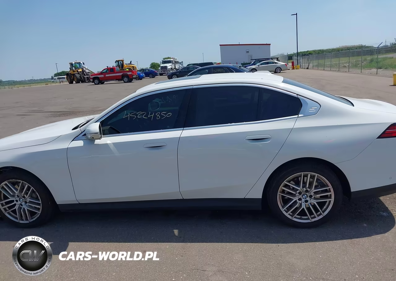 2024 BMW 530I VIN:WBA43FJ05RCR86399 - 14
