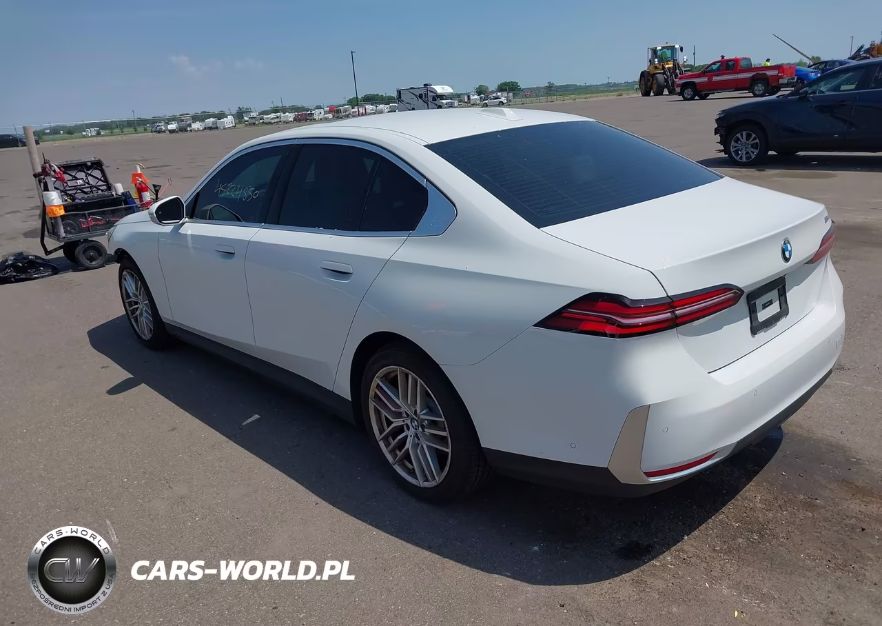 2024 BMW 530I VIN:WBA43FJ05RCR86399 - 3