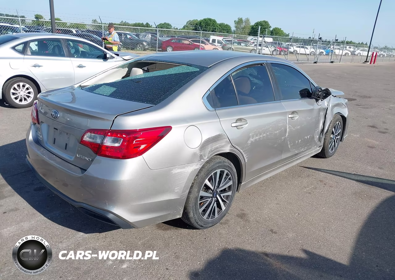 2018 Subaru Legacy 2.5I VIN:4S3BNAB61J3017407 - 4