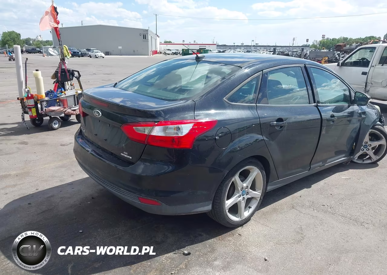 2013 Ford Focus Se VIN:1FADP3F23DL195058 - 4