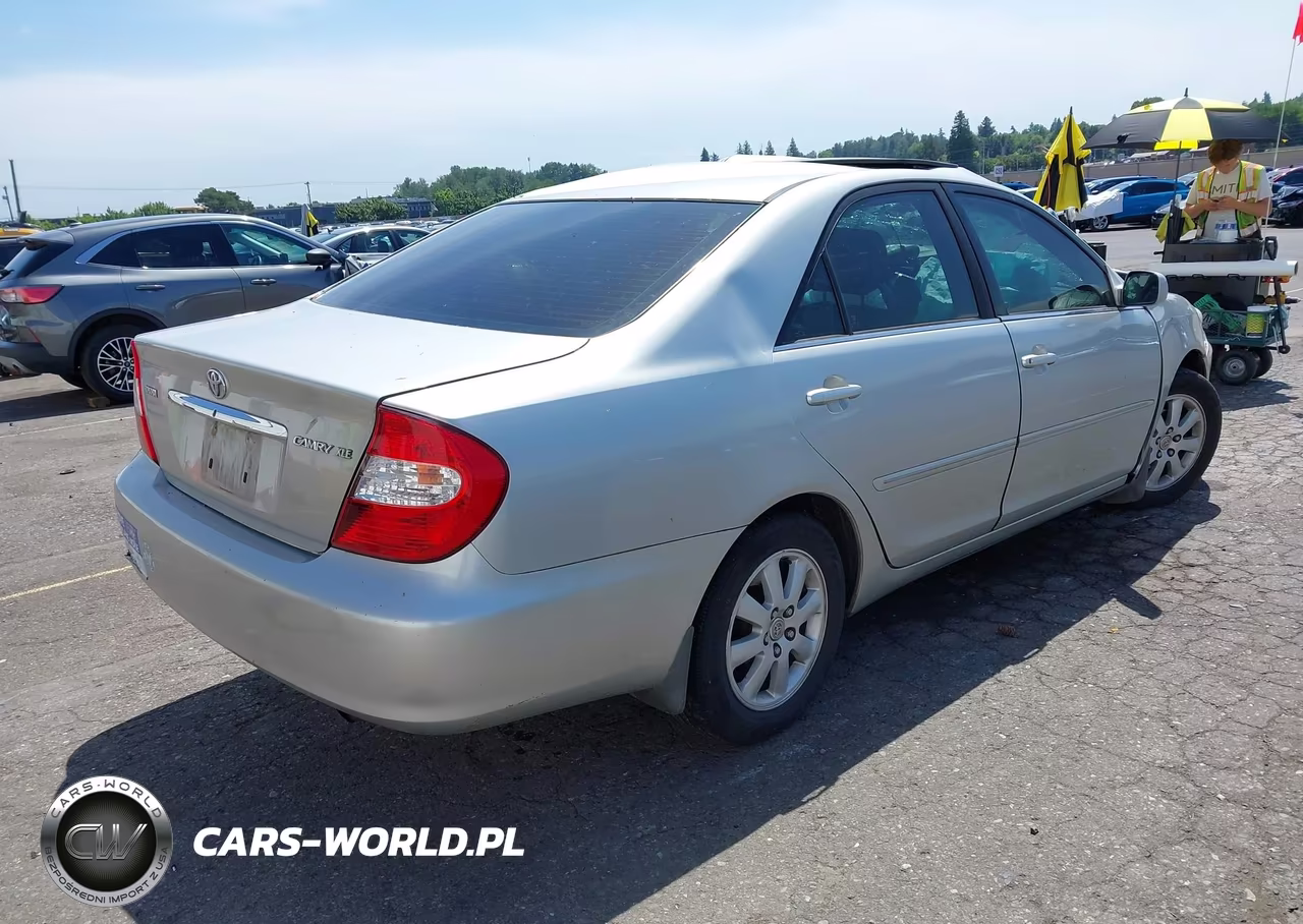 2003 Toyota Camry Xle VIN:4T1BE30K33U245252 - 4