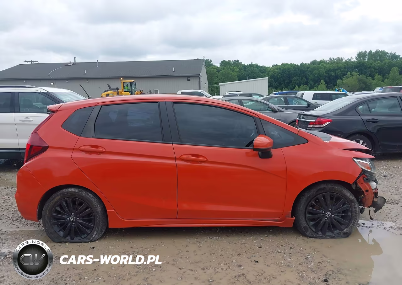 2018 Honda Fit Sport VIN:3HGGK5H77JM707250 - 13