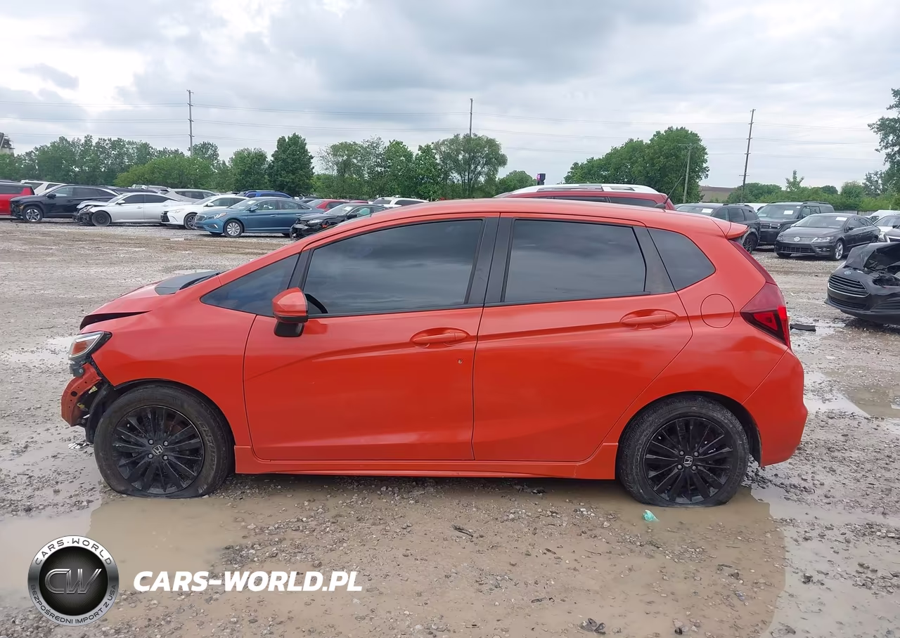 2018 Honda Fit Sport VIN:3HGGK5H77JM707250 - 14