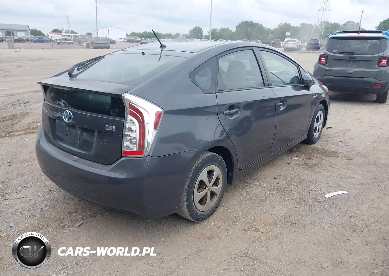2012 Toyota Prius Two VIN:JTDKN3DU0C5385026 - 4