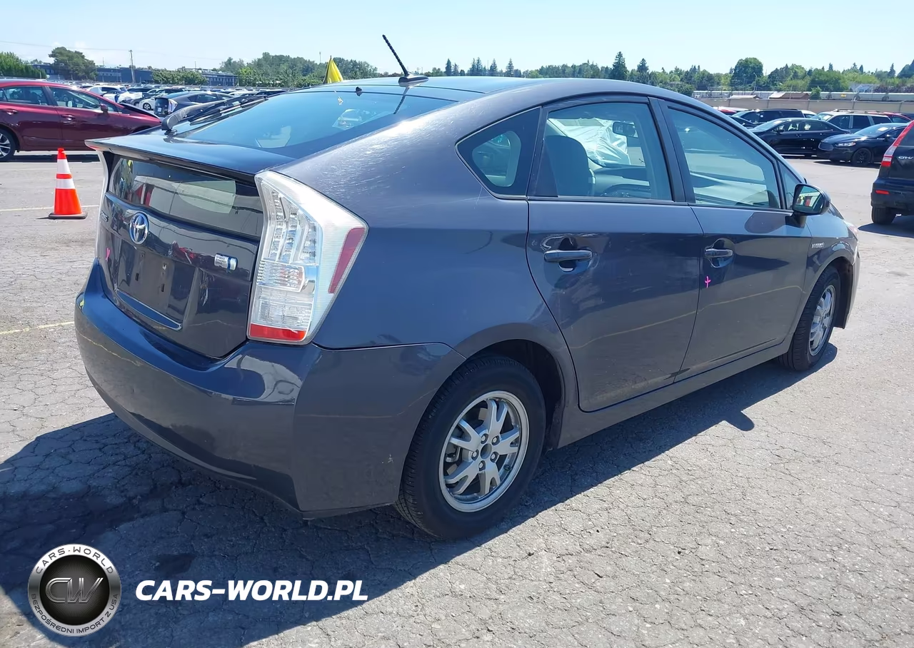 2011 Toyota Prius Two VIN:JTDKN3DU4B0322409 - 4