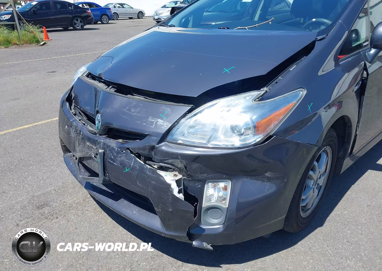 2011 Toyota Prius Two VIN:JTDKN3DU4B0322409 - 6