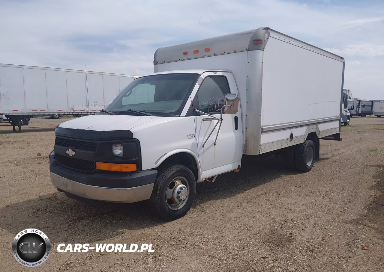 2004 Chevrolet Express Cutaway Base W-C7L-C7N VIN:1GBJG31U641222582 - 2