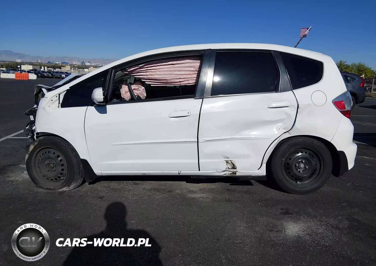 2013 Honda Fit VIN:JHMGE8H35DC073770 - 15
