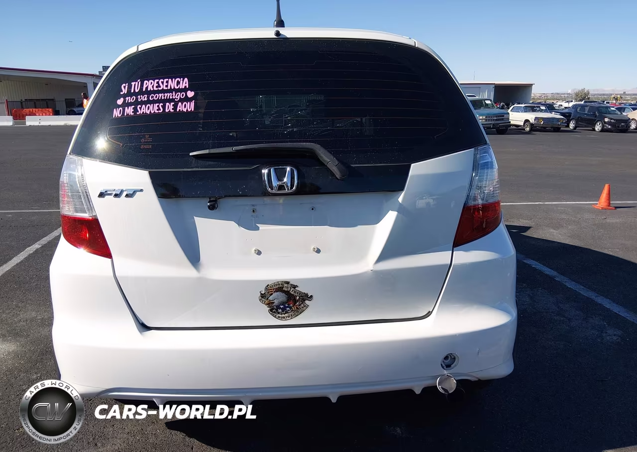 2013 Honda Fit VIN:JHMGE8H35DC073770 - 17