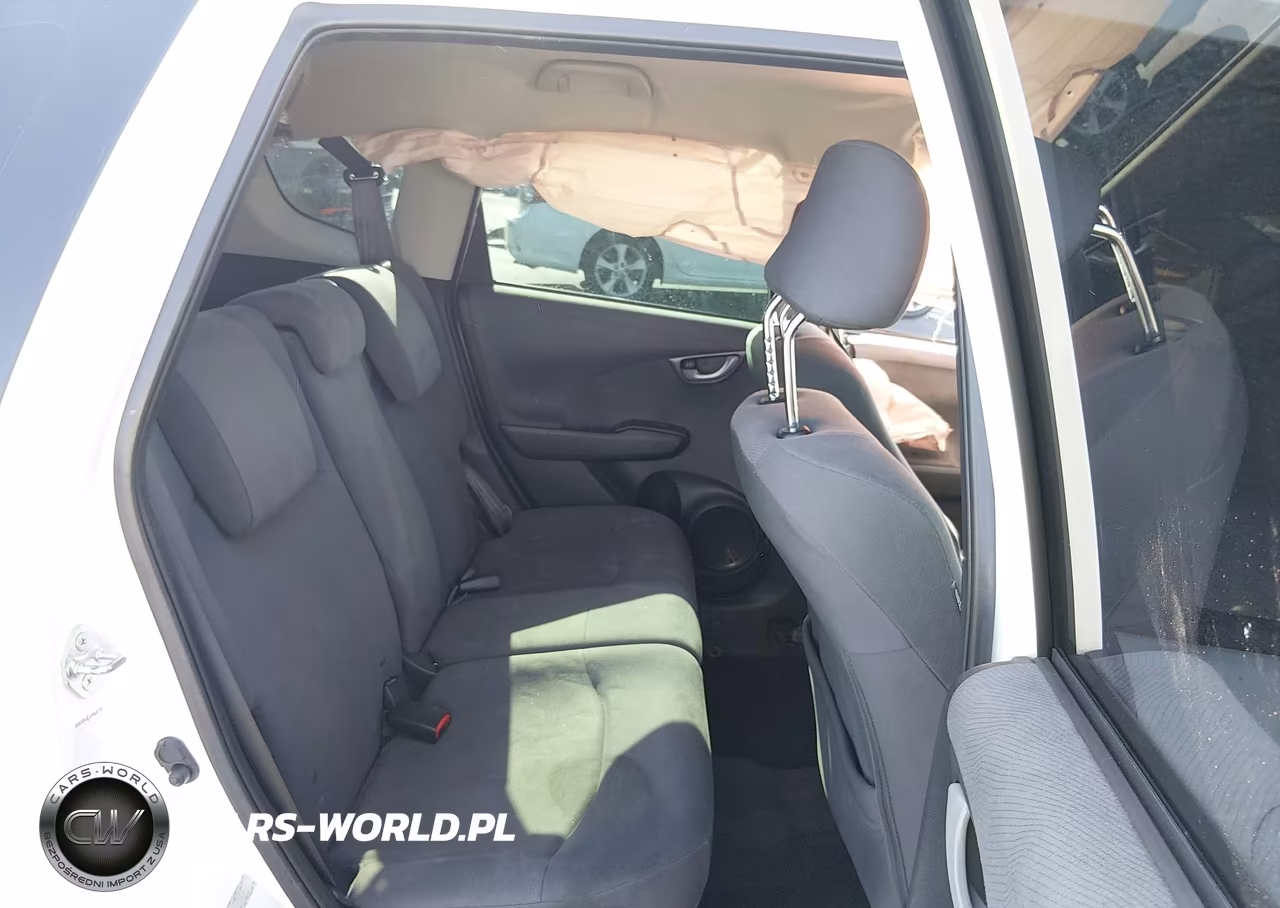 2013 Honda Fit VIN:JHMGE8H35DC073770 - 8