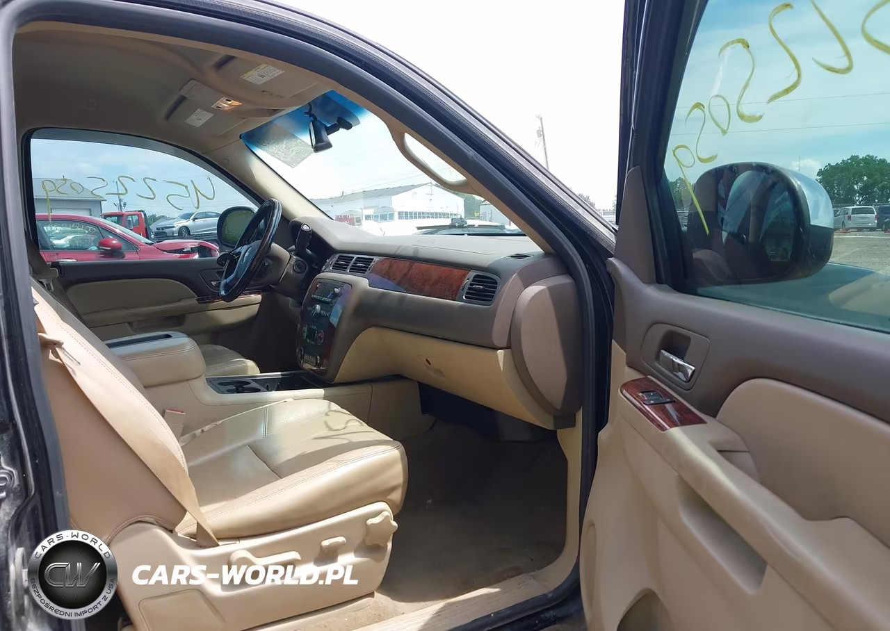 2010 Chevrolet Tahoe Lt VIN:1GNUKBE05AR114323 - 5